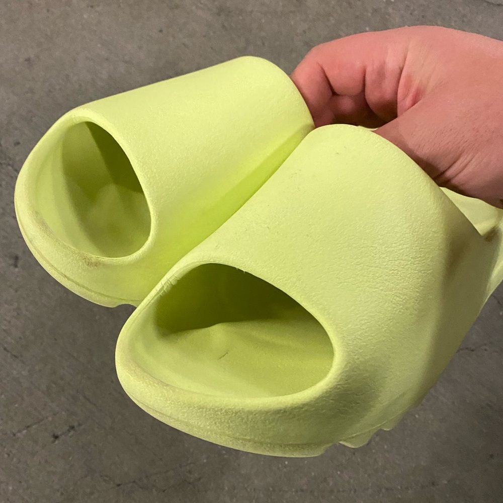 Yeezy Slides Highlight Yellow - Picture 6 of 6